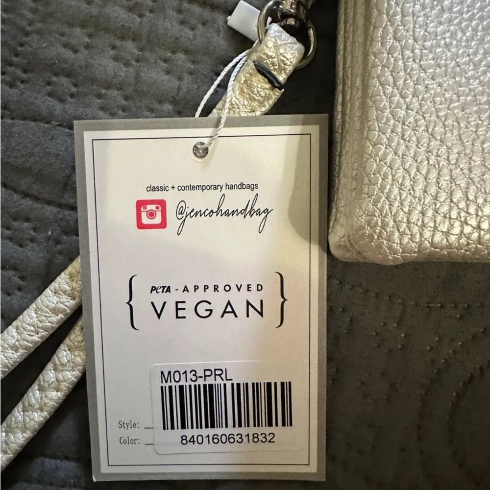 Vegan Crossbody Bag - Elegant Silver